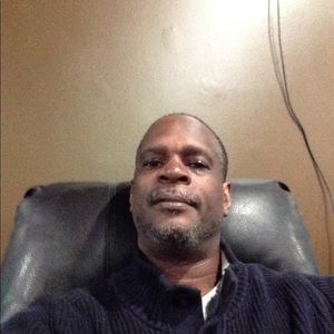 Meet your Posher, Carlos